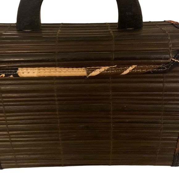 Rattan Bag - 6x8 x4 brown rattan , floral fabric accent, drop -2 NWOT - Picture 6 of 6